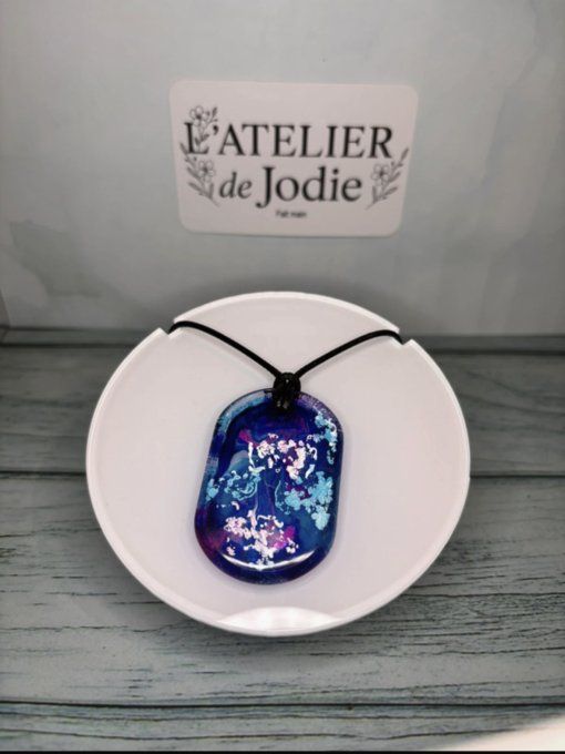 Collier ovale « Galaxie » Fait Main en Résine Époxy